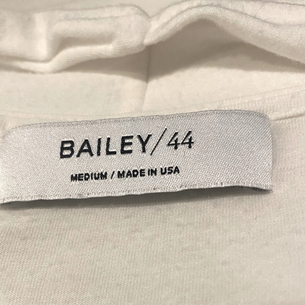 Bailey 44 sleeveless top size medium - Picture 4 of 5